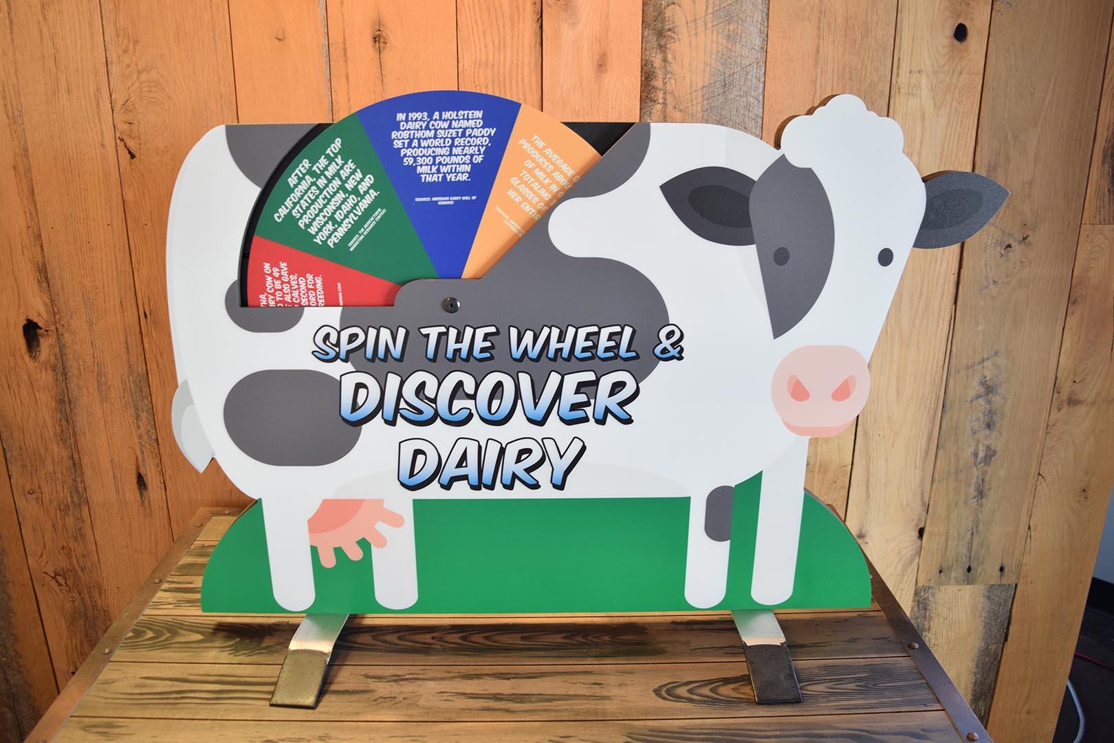 Tabletop Dairy Cow Standup